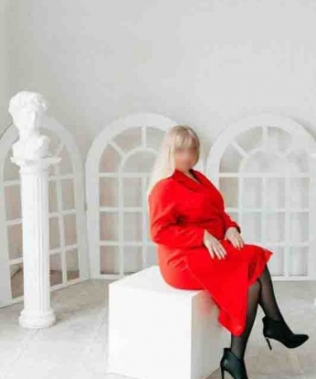 Живу в самом сердце Москвы и готова подарить тебе незабываемые моменты страсти и наслаждения. Мои услуги - это настоящий рай для твоих сокровенных желаний. Погрузись в мир удовольствия со мной, и ты узнаешь, что значит истинное наслаждение. У меня есть множество возможностей, чтобы удовлетворить тебя в самых сокровенных фантазиях. Позволь себе расслабиться и осуществить все твои мечты. Мои клиенты всегда остаются довольными и хотят вернуться ко мне снова и снова. Уже сейчас готова поделиться своими фотографиями. Обращайся, и я подарю тебе неземное блаженство. 10818, 35 лет